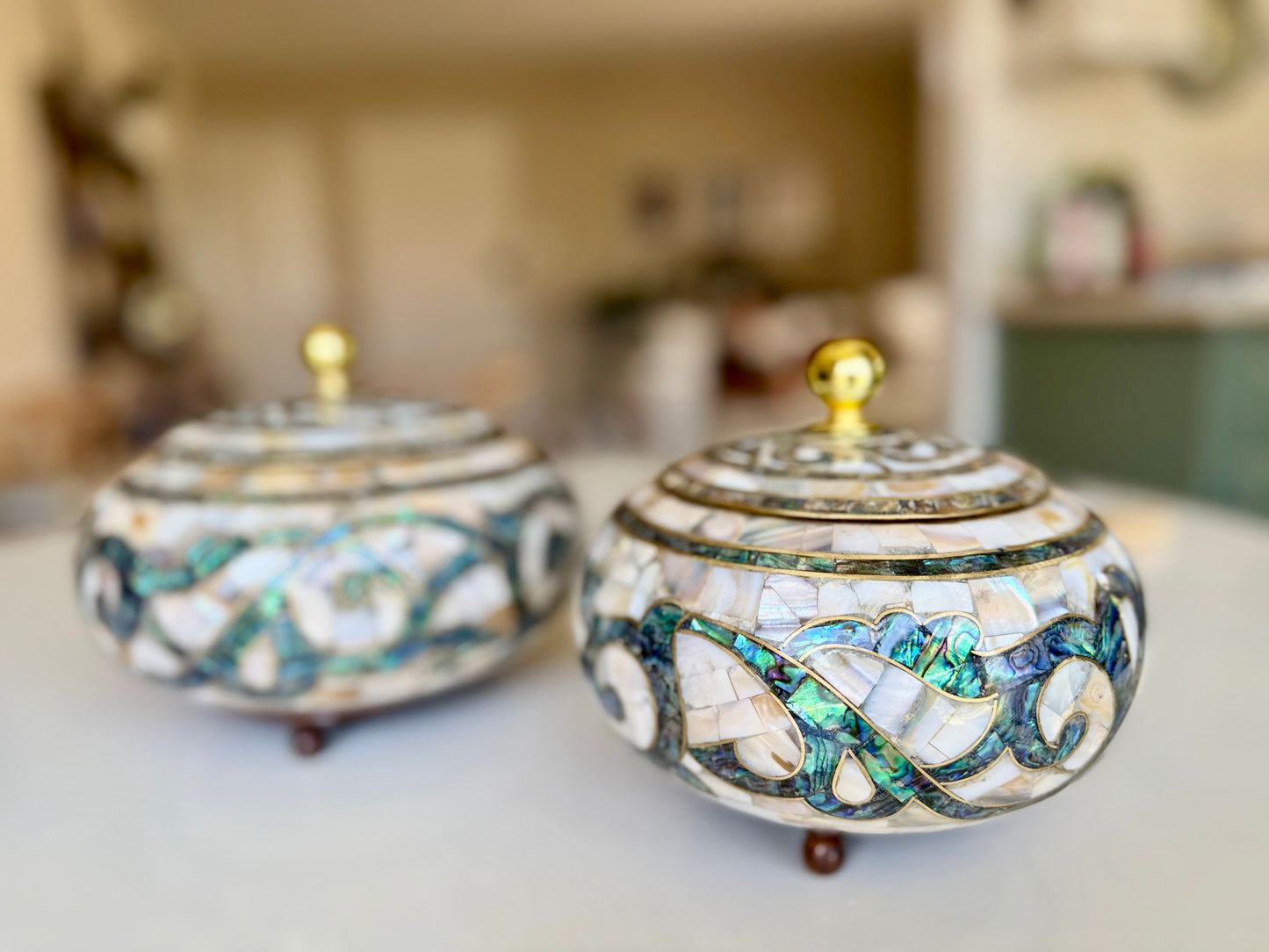 Mother-of-Pearl Lidded Vessel (Large)