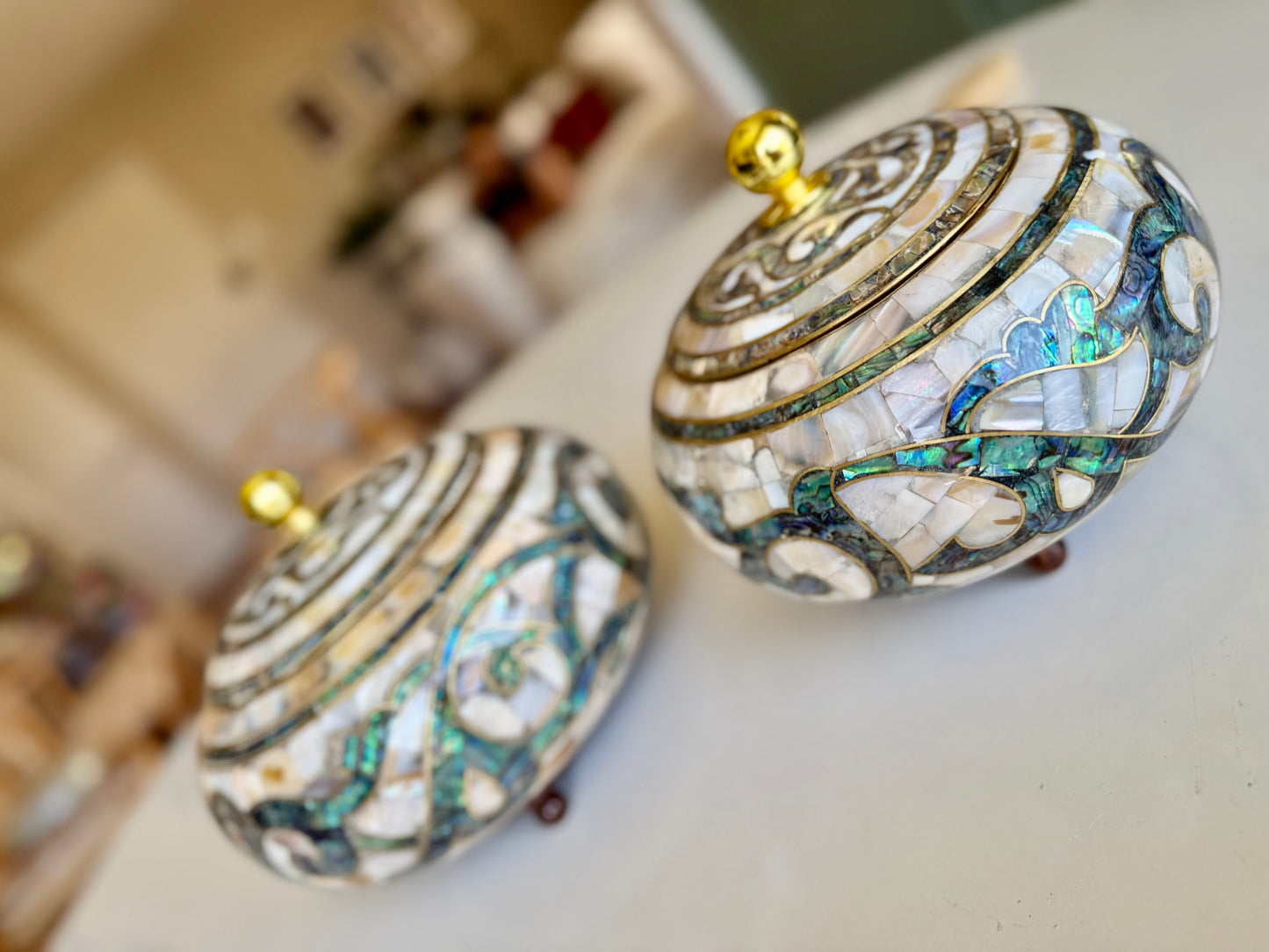 Mother-of-Pearl Lidded Vessel (Large)